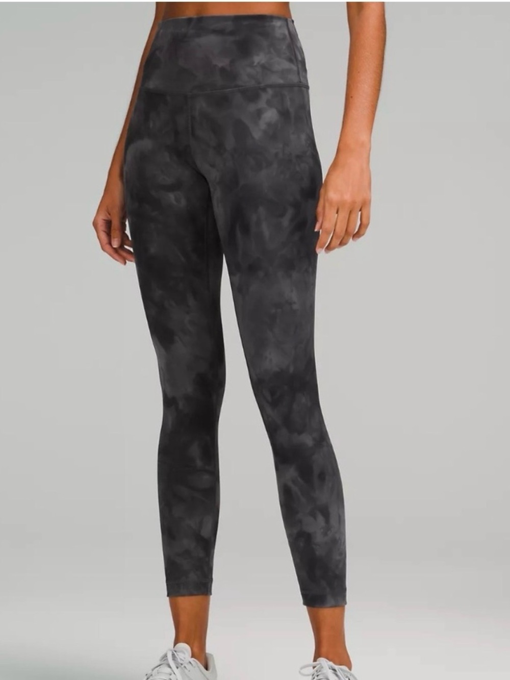 Lululemon Train High-Rise Tight 25” Leggings Size 10 gray/black
